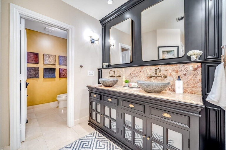 Bathroom 3, 5 Bedroom Luxury Home, Minutes to Las Olas, Shops & Beach, Broward