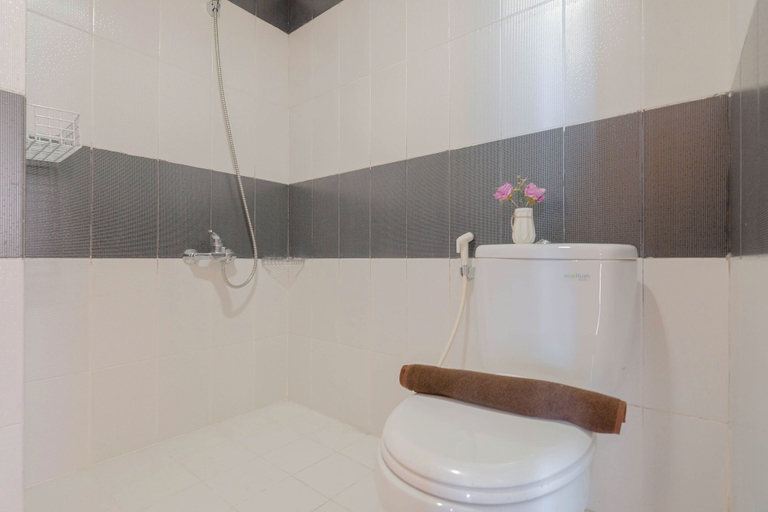 Bathroom 3, Good Deal 2BR Apartment Cinere Bellevue Suites, Depok