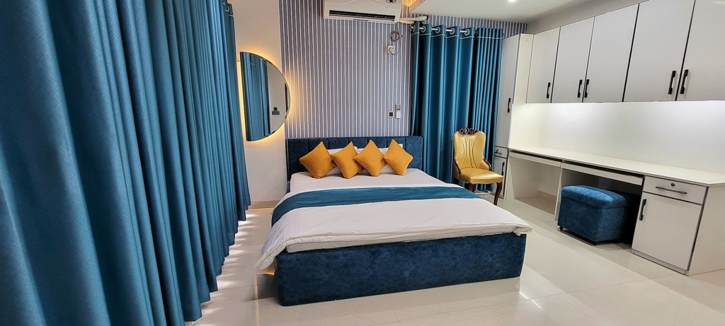 Room 4, Luxurious 3-bhk Highly Secured & Close to Airport, Dhaka