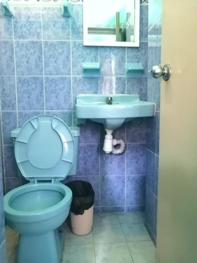 Bathroom, Coco Bay Hotel, Aquila
