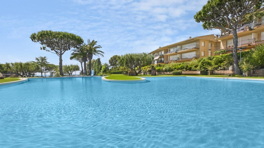 Room 5, Illa 23 in Calella de Palafrugell, Girona