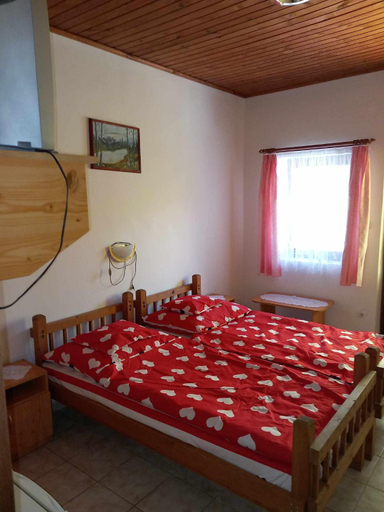 Bedroom 2, Zsuzsa Apartman, Heves