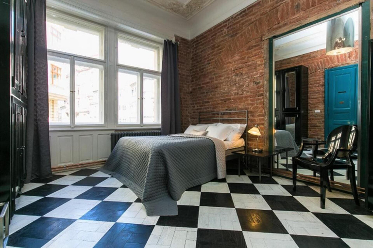Room 4, 2 Bed Flat - Sleeps 3 - Wifi, Praha 1