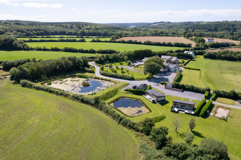 Room 3, The Duck Pond - Countryside Hot Tub, Pembrokeshire