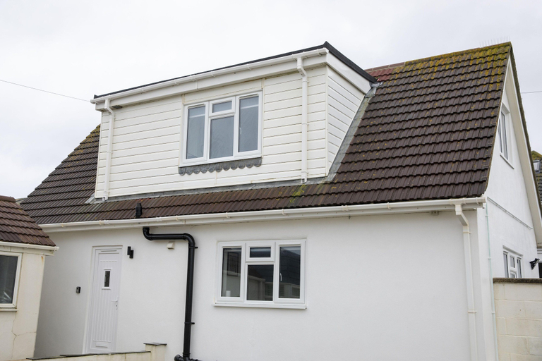 Room 5, Ocean Side With Free Parking By My Getaways, East Sussex