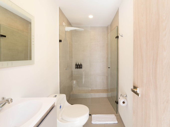 Room 5, W Contemporary Loft w AC in Trendy Laureles, Medellín