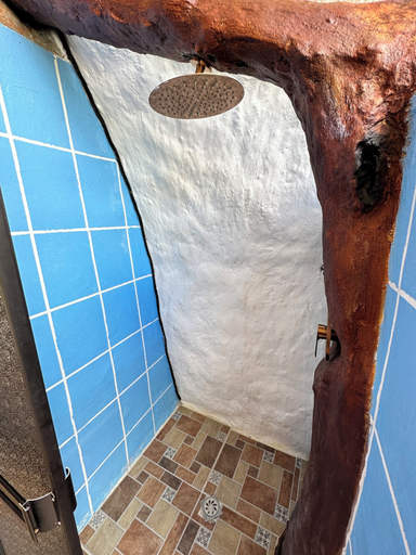 Bathroom, club paradise, San Rafael