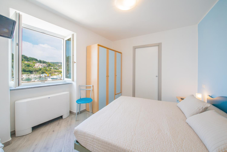 Bedroom 3, Crescenzo, Napoli