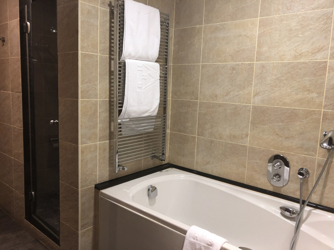 Bathroom 5, Hotel Roc Blanc & Spa