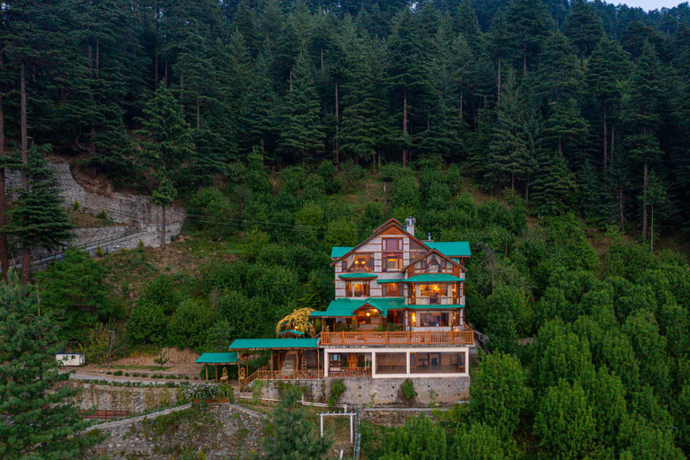 Exterior & Views