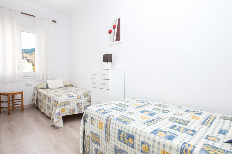 Room 3, Blanch in Llafranc With 5 Bedrooms and 2 Bathrooms, Girona
