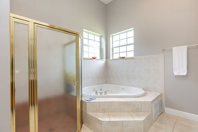 Bathroom 4, Plantation Acres Mansion, Broward