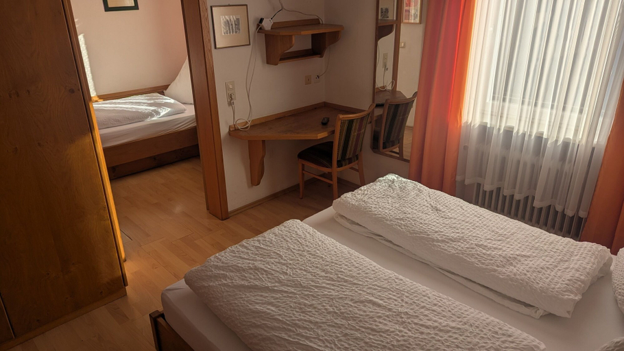 Bedroom 3, Gasthof Hotel Rose, Würzburg