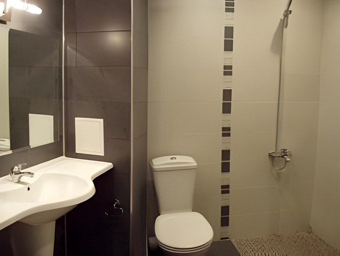 Bathroom 4, South Pearl Hotel, Sozopol