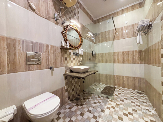 Bathroom 5, The Neeraj River Forest Resort, Garhwal