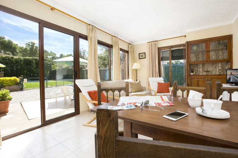 Room 4, Tres Pins 1 in Lloret de Mar, Girona