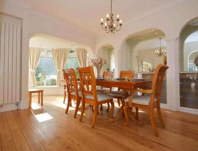 Dining, 4 Bed House-Sleeps 8-Parking-Pets-MarinaSeaView, Torbay