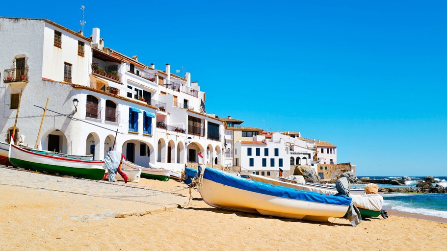 Room 4, Illa 58 in Calella de Palafrugell, Girona