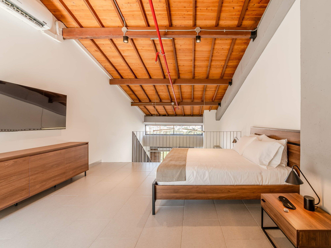 Room 4, W Contemporary Loft w AC in Trendy Laureles, Medellín