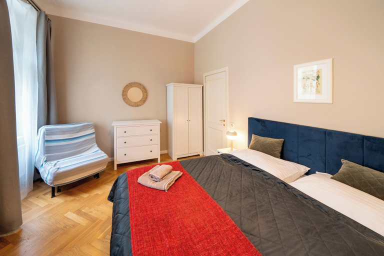 Room 3, 1 Bed Flat - Sleeps 5 - Parking - Wifi, Praha 5