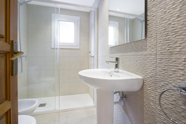 Room 4, Bravo in Llafranc With 3 Bedrooms and 1 Bathrooms, Girona