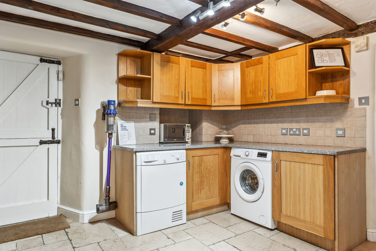 Room 2, Host Stay Ivy Farm House - Wetton, Staffordshire