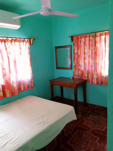 Bedroom 2, Coco Bay Hotel, Aquila