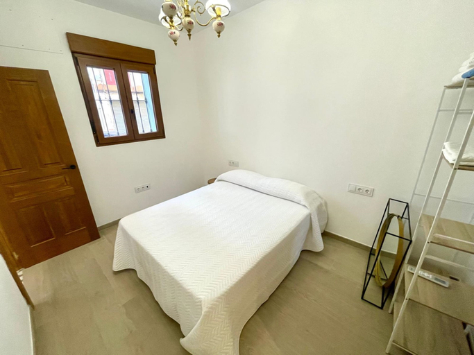 Room 3, Los Angeles With 3 Bedrooms and 3 Bathrooms, Valencia