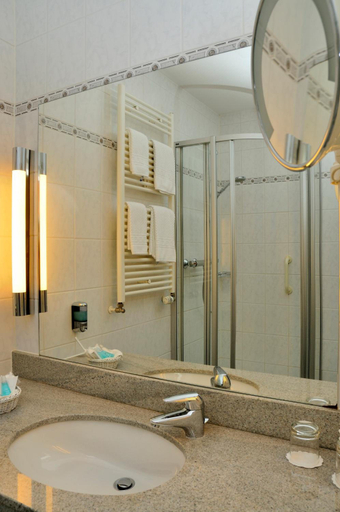 Bathroom 3, Hotel Essener Hof Sure Hotel Collection by Best Western, Essen