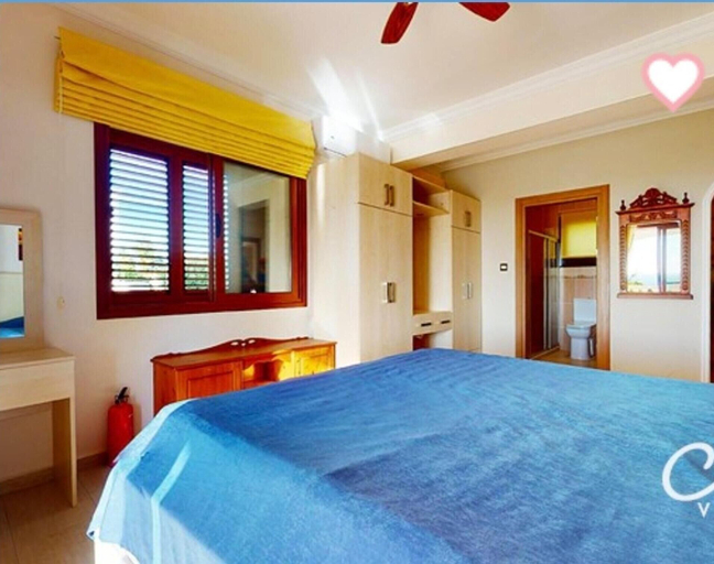Room 4, Marina Magic Sunset Villa-pool-parking-3br