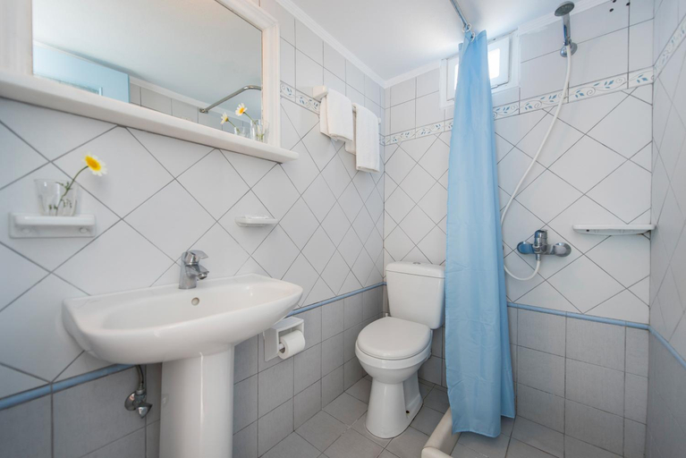 Bathroom 4, Hotel Olympia, South Aegean
