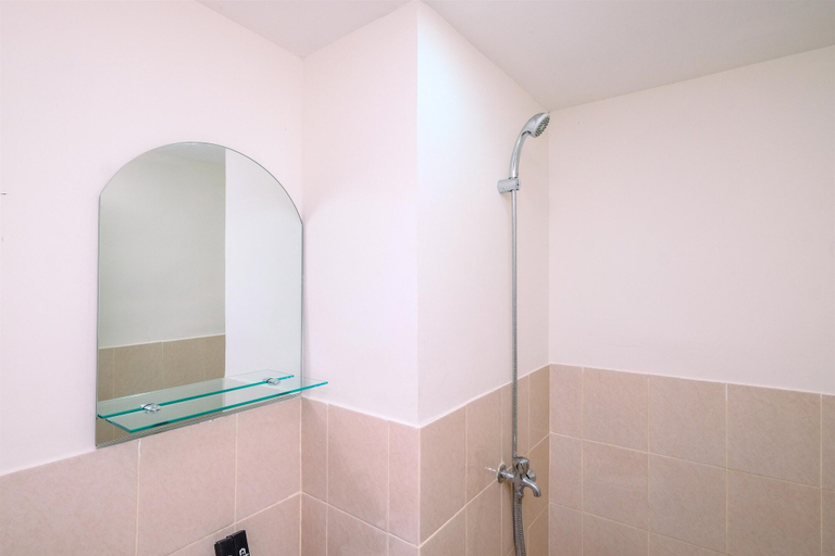 Bathroom 3, Warm and Simply Look 2BR at Podomoro Golf View Apartment, Bogor