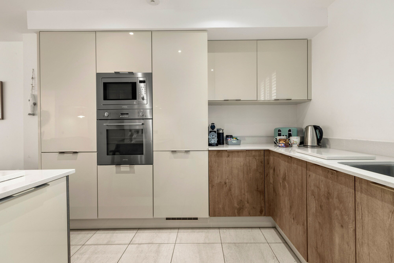 Room 4, Maes-y-berllan - Close to Village and Beach, Pembrokeshire