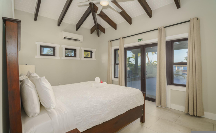 Bedroom 2, Casa de Wilson - 5 Bedroom Beachfront Villa