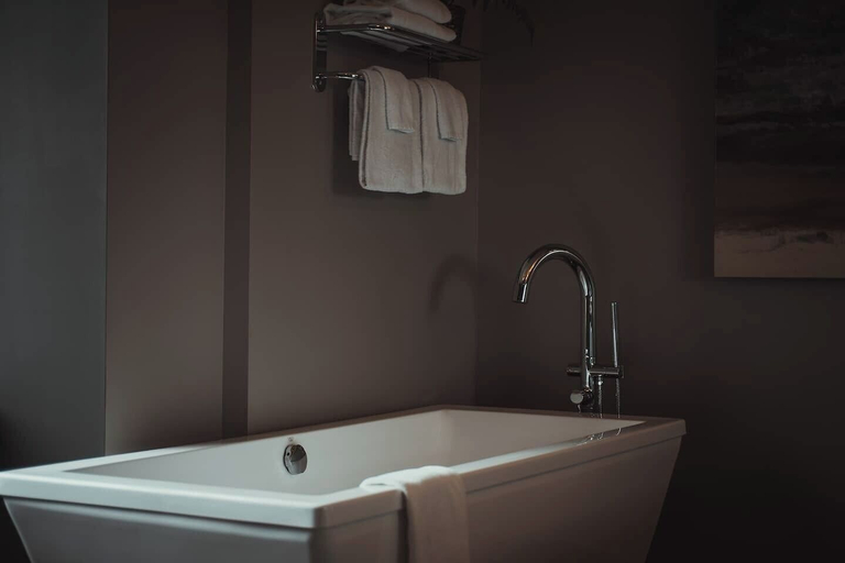 Bathroom 3, The British Hotel, Communauté-Urbaine-de-l'Outaouais