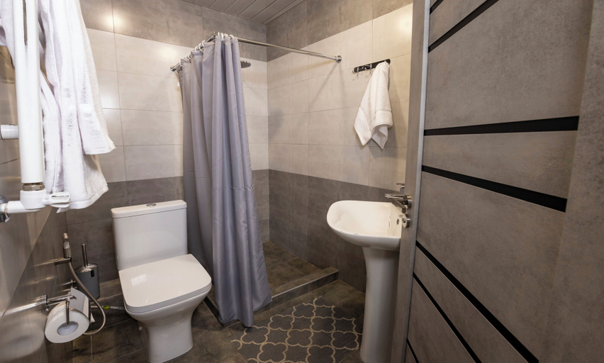 Bathroom 3, Horizon Hotel Yerevan, Yerevan