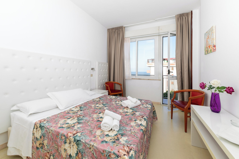 Bedroom 5, Hotel La Perla, Rimini
