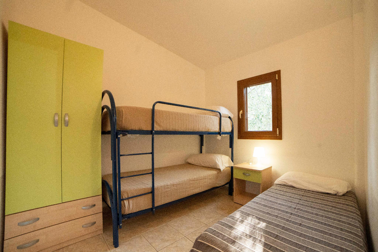 Bedroom 3, Holiday Apartment orchidea with swimming pool and private beach -2, Foggia