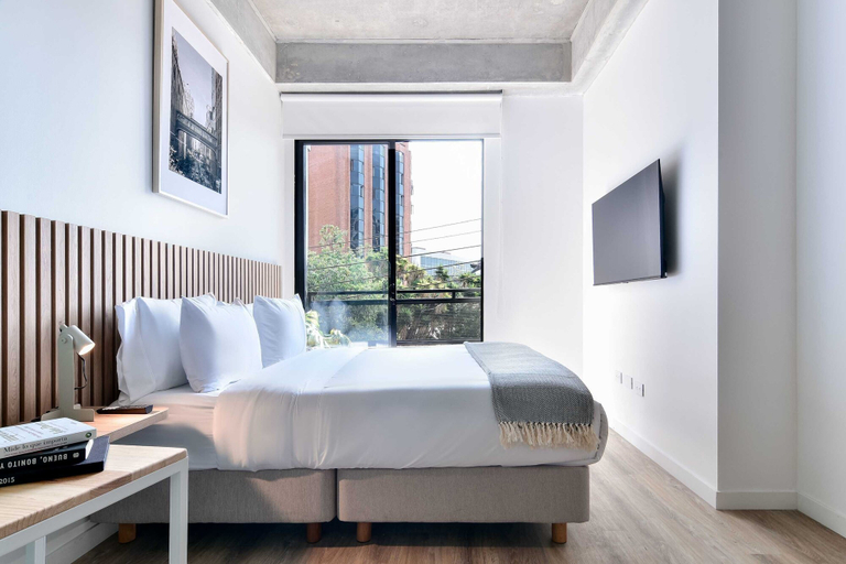 Room 2, w Radiant Loft w Balcony in Chapinero, Santafé de Bogotá