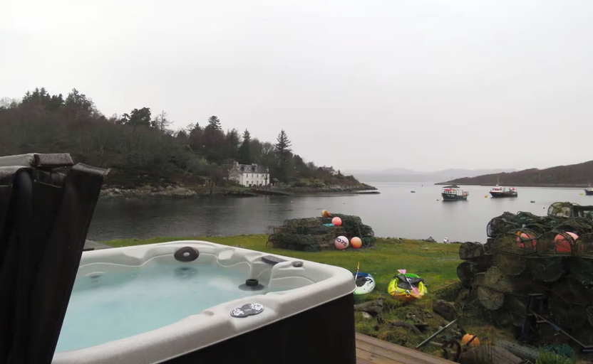 Outdoor spa tub 2, As Shown On Tv Island Hideaway, Highland