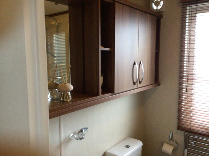 Bathroom 5, Haven Caravan Sleeps 6 Pet Friendly, Ceredigion