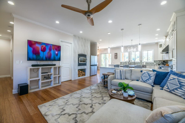 Room 2, Sleeps12 Pet Friendly 2 Hottubs Views Full Kitchen, Sevier