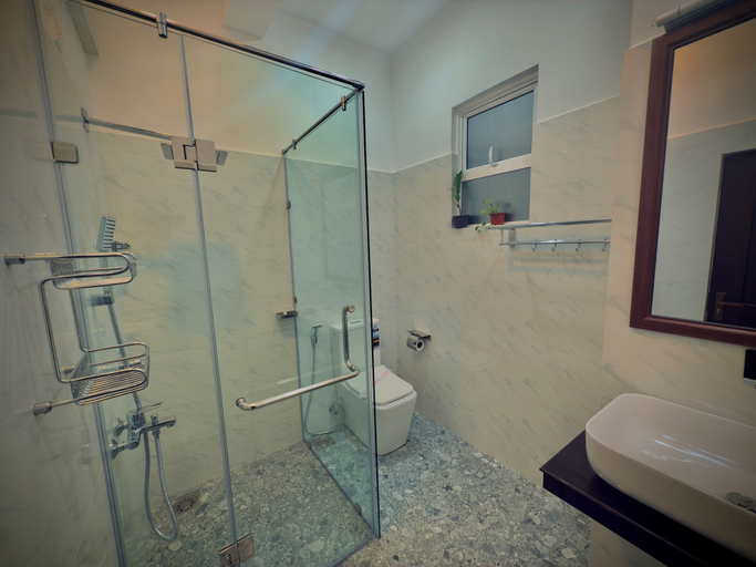 Bathroom 4, Aloe Transit Hotel, Katana