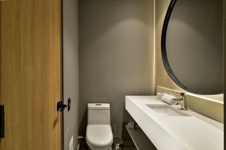 Room 2, w Resplendent 1BR w Modern Balcony in Unicentro, Santafé de Bogotá