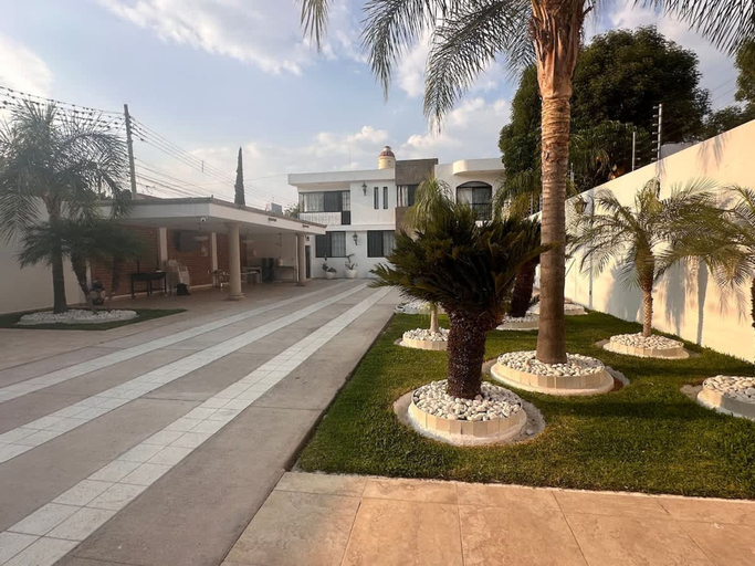 Exterior & Views 2, Family Friendly Haven Villa in Chapala, Chapala