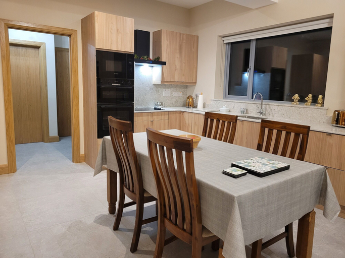 Dining 4, Immaculate 2-bed Cottage in Tuam