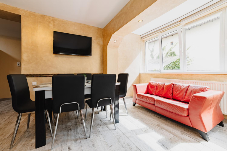 Others 5, Noua Oasis BNB with PARKING, Brasov