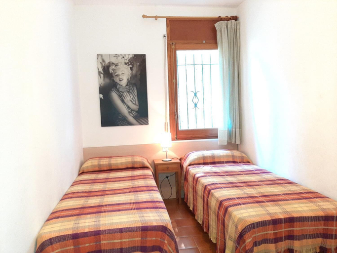 Room 4, Alier in Llafranc With 3 Bedrooms and 1 Bathrooms, Girona
