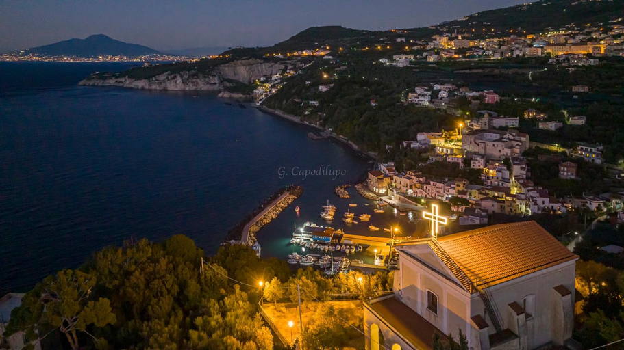 Exterior & Views 1, Sea Breeze Residence, Napoli