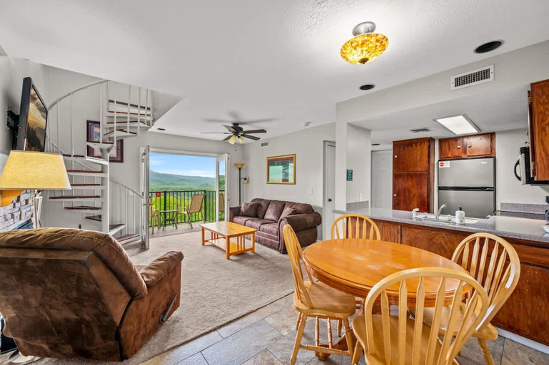 Room 4, Indoor Pool Mountain Views Hot Tub Sauna, Sevier
